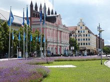 Rathaus Rostock mit bisherigem Verwaltungsanbau